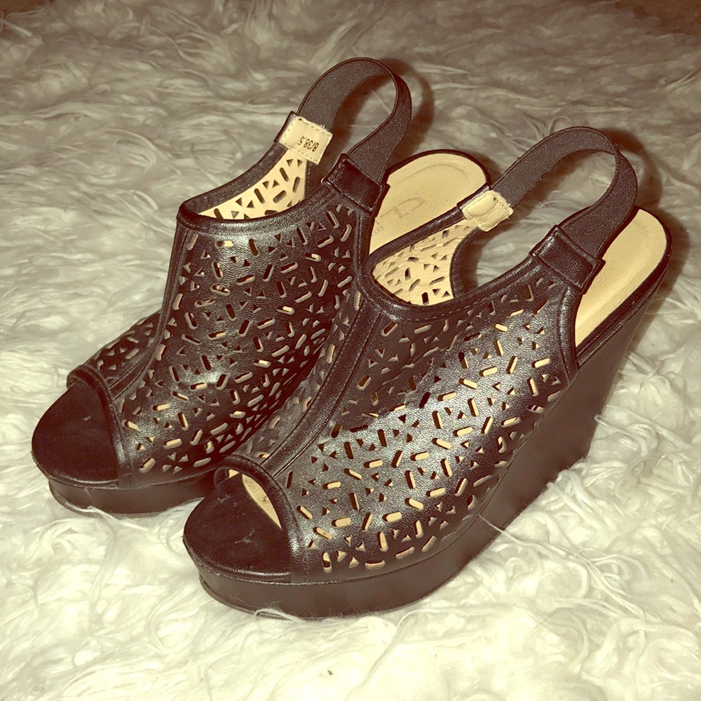 GUC Black Wedges.